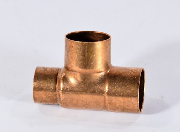 Тройник 22х22х18 мм (медь) Тройник 22х22х18 мм (медь)