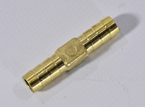 Соединитель латунный 10 для р/шл Соединитель латунный 10 для р/шл