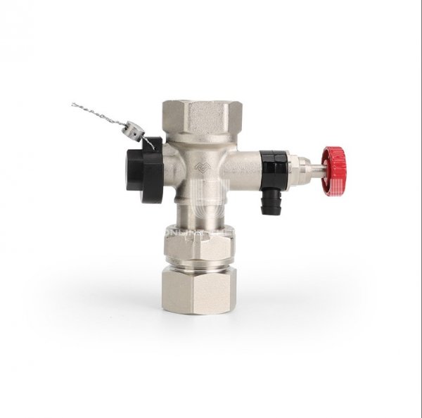 Присоединительная арматура промбируемая для расширительного бака 3/4" Присоединительная арматура промбируемая для расширительного бака 3/4"