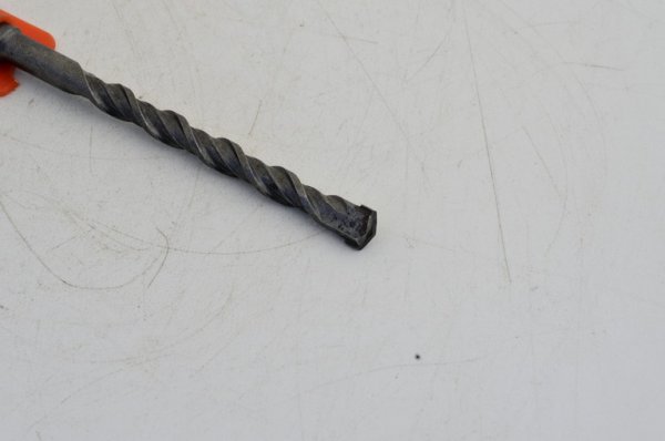 Бур по бетону SDS-PLUS 10 * 160 (рабочая 110мм) Бур по бетону SDS-PLUS 10 * 160 (рабочая 110мм)