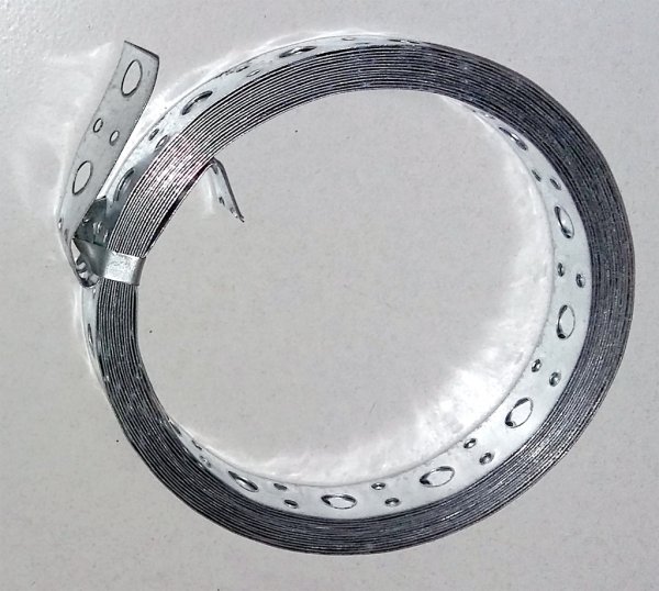 Лента перфорированная шир. 20 х 0,5 мм ( 5 м, цинк) Лента перфорированная шир. 20 х 0,5 мм ( 5 м, цинк)