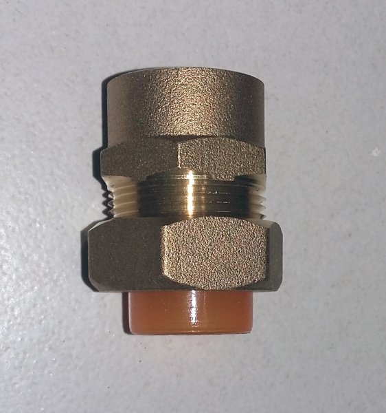 Муфта из латуни для соединения гофротрубы DN 15 1/2" ВР ГАЗ Муфта из латуни для соединения гофротрубы DN 15 1/2" ВР ГАЗ