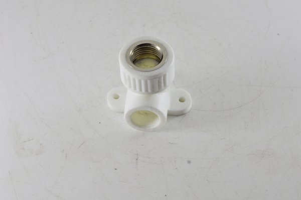 Угол с креплением 20 х 1/2" внутр. резьба ППРС Угол с креплением 20 х 1/2" внутр. резьба ППРС