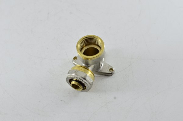 Уголок с креплением ц+г 20*1/2" LTM Уголок с креплением ц+г 20*1/2" LTM