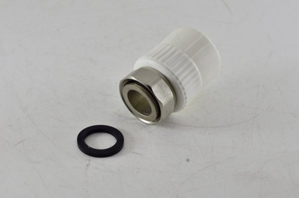 Муфта комбинированная с накидной гайкой 32 х1 1/4" ППРС Муфта комбинированная с накидной гайкой 32 х1 1/4" ППРС