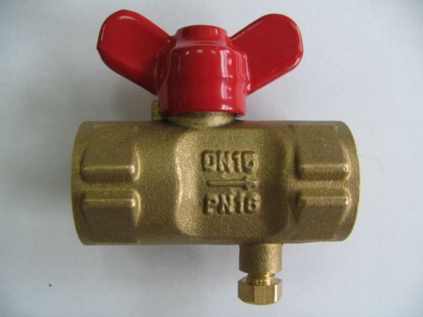 Кран 3-Ходовой под манометр, бабочка (G1/2ХG1/2) Кран 3-Ходовой под манометр, бабочка (G1/2ХG1/2)