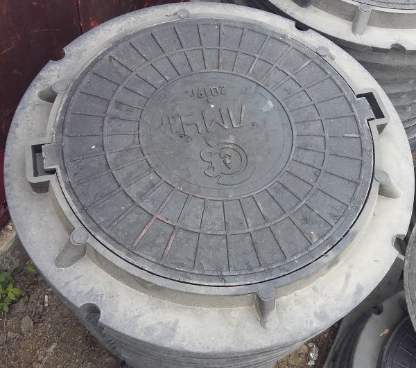 Люк 3,0 тн. Л (колодец) черный Люк 3,0 тн. Л (колодец) черный